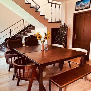 Bed & Breakfast Fortis, Kochi