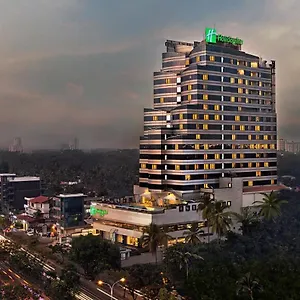 هوليداي إن كوتشي Kochi