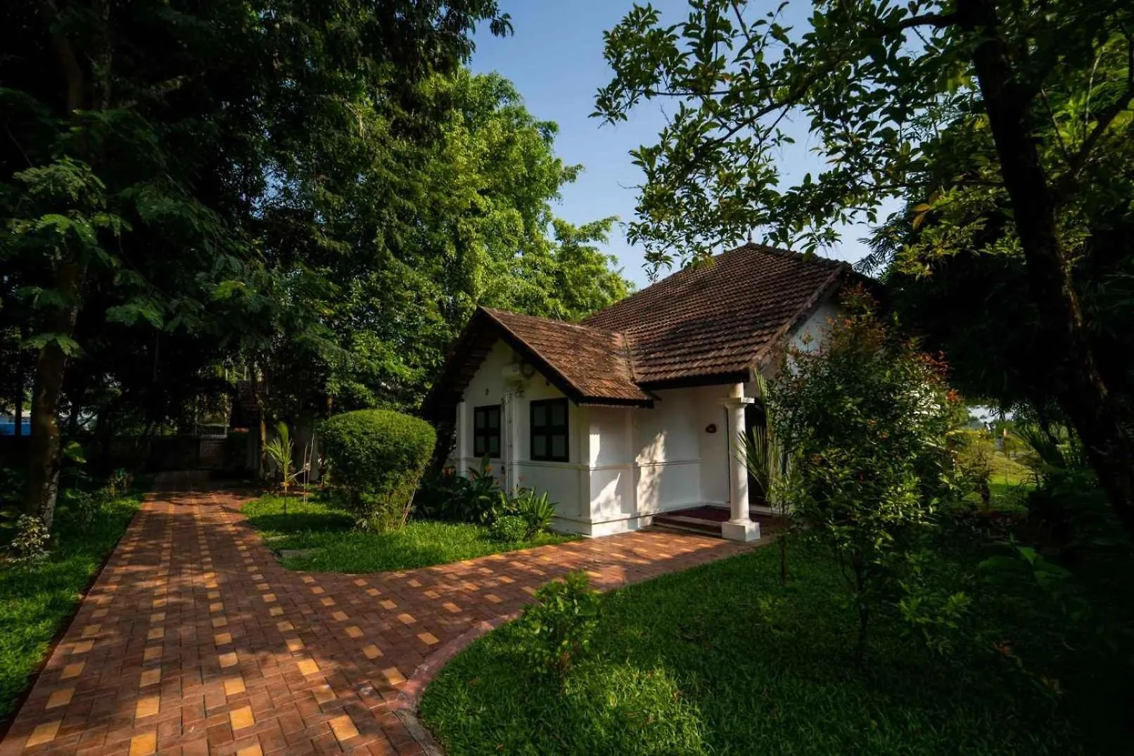 Nihara Resort And Spa Cochin Kochi